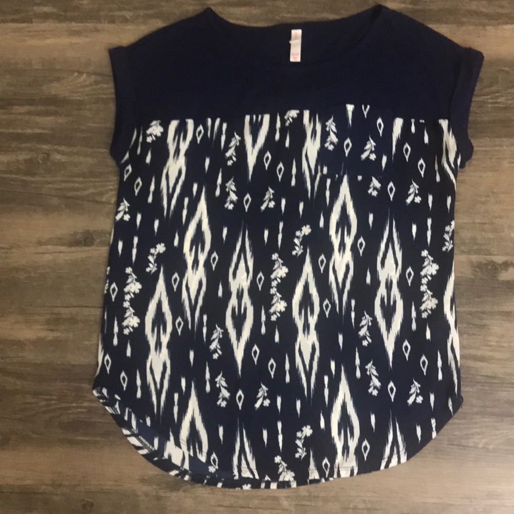 Xhilaration blue and white top.